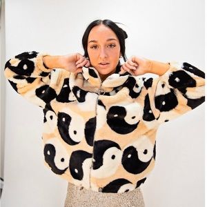 NWT TOTALLY ZEN YIN YANG FLEECE JACKET